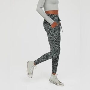 OFFLINE By Aerie Jacquard Peak Legging